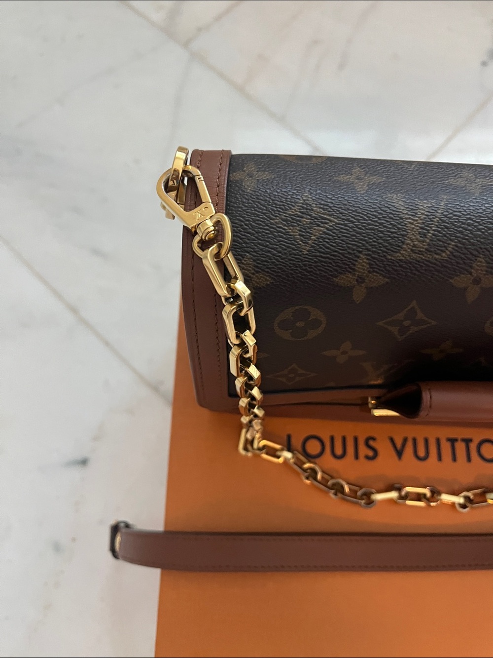 Louis Vuitton, Monogram Canvas Shoulder Bag with Brown Trim and Gold Hardware - Picture 5 of 15